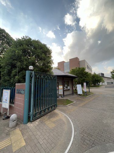 近くの聖学院大学まで3,894m(徒歩49分)