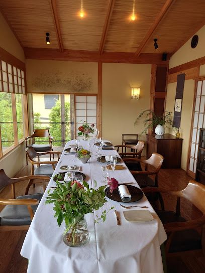 近くのラ プロヴァンスまで5,327m（徒歩67分）