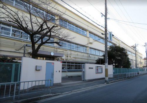 近くの東大阪市立長栄中学校まで543m(徒歩7分)