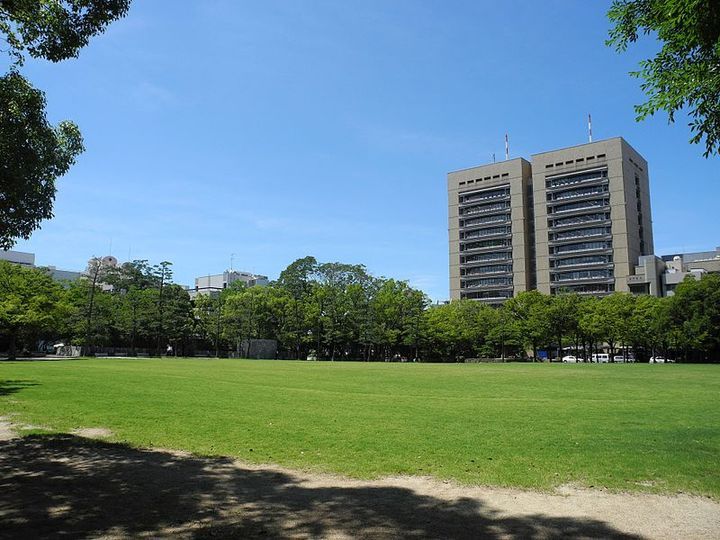 近くの中央公園まで5,755m（徒歩72分）