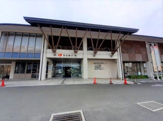 近くの山鹿市鹿本市民センターまで867m(徒歩11分)