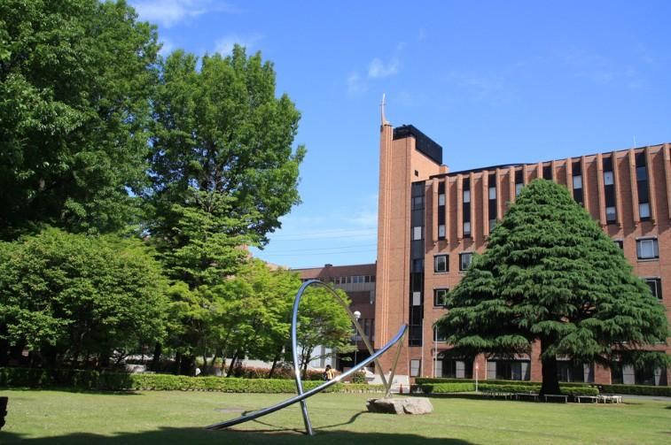 近くの大学・短大まで1,065m（徒歩14分）