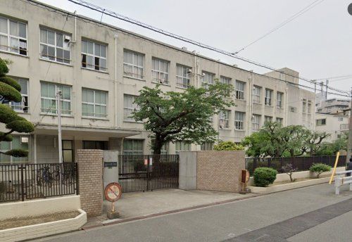 近くの大阪市立豊里小学校まで351m(徒歩5分)