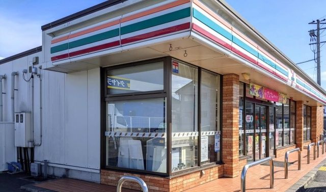 近くのセブン-イレブン 栗東林西店まで618m(徒歩8分)