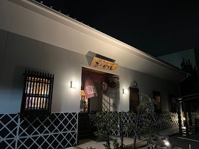 近くの飲食店まで444m（徒歩6分）