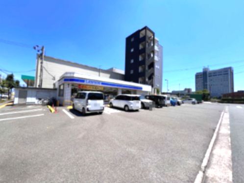 近くのローソン 徳島中洲町三丁目店まで771m（徒歩10分）