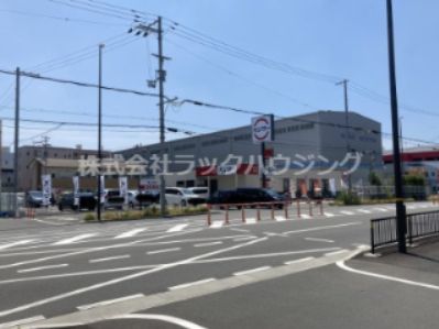 近くのスシロー大東諸福店まで860m(徒歩11分)