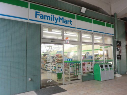 近くのファミリーマート 妙典駅西口店まで537m（徒歩7分）