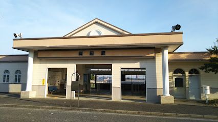 近くの高松琴平電鉄琴平線岡田駅まで712m（徒歩9分）