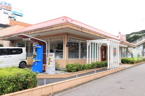 近くのデニーズ北久里浜店まで656m（徒歩9分）