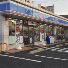 近くのコンビニまで154m（徒歩2分）