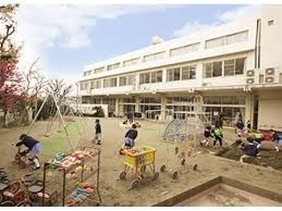 近くの学校法人枝光会駒場幼稚園まで217m（徒歩3分）