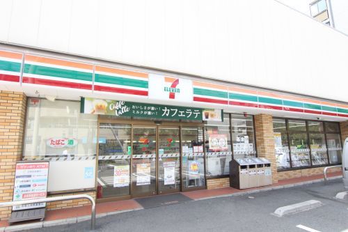 近くのセブン-イレブン足立東綾瀬3丁目店まで929m(徒歩12分)