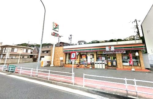 近くのセブンイレブンまで741m(徒歩10分)