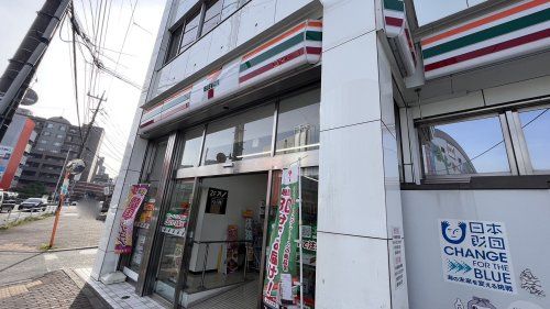 近くのセブン-イレブン 東大和市駅北口店まで372m（徒歩5分）