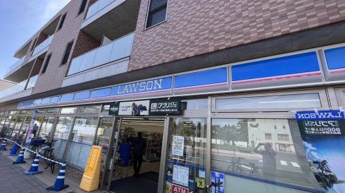 近くのローソン 飛田給駅南口店まで843m(徒歩11分)