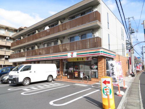 近くのセブンイレブン 市川相之川2丁目店まで305m（徒歩4分）