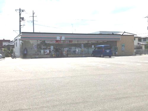 近くのセブンイレブン 前橋石倉5丁目店まで310m（徒歩4分）