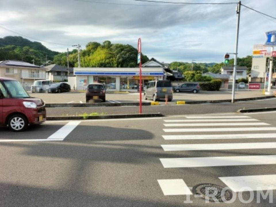 近くのローソン 松山石手一丁目店まで750m（徒歩10分）