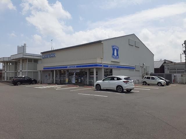 近くのローソン 氷見警察署前店まで908m（徒歩12分）