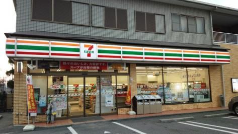 近くのセブンイレブンまで1,007m（徒歩13分）