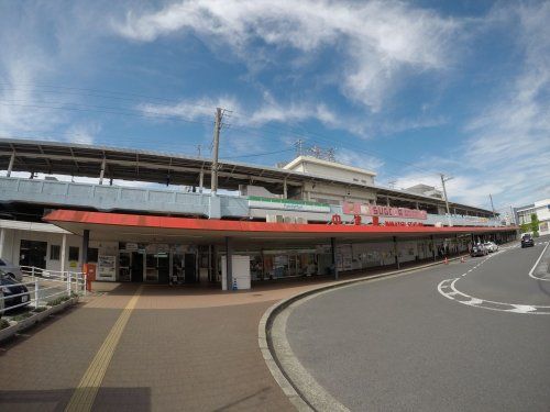 近くの中津駅まで991m（徒歩13分）