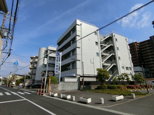 近くの南病院まで621m（徒歩8分）