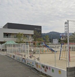 近くの若竹こども園まで638m(徒歩8分)