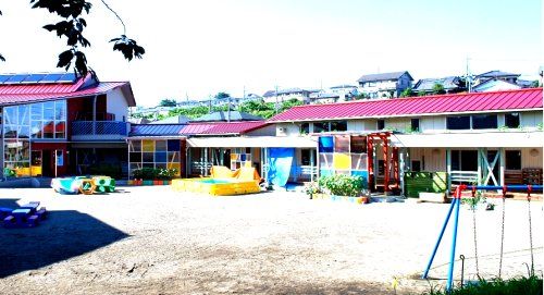 近くの八幡幼稚園まで241m（徒歩4分）