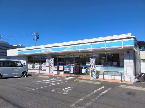 近くのローソン 江南市役所東店まで567m(徒歩8分)