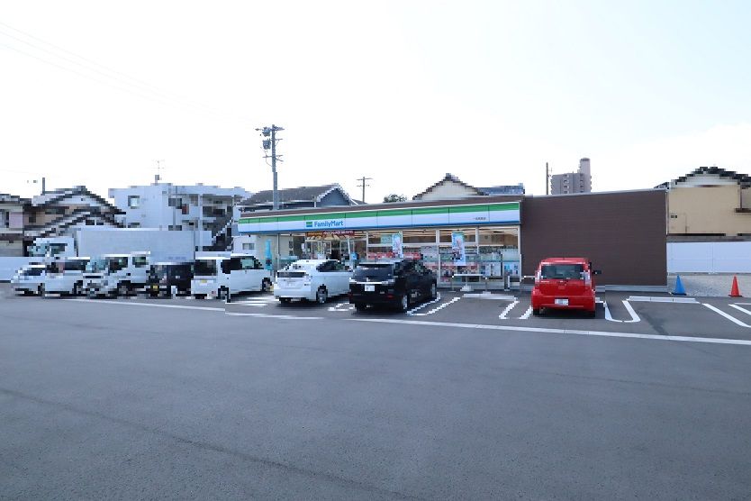 近くのファミリーマート 一宮馬寄店まで621m（徒歩8分）