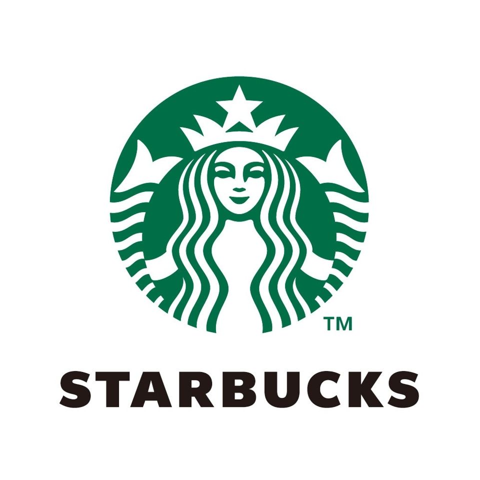 近くのスターバックスコーヒーまで585m（徒歩8分）