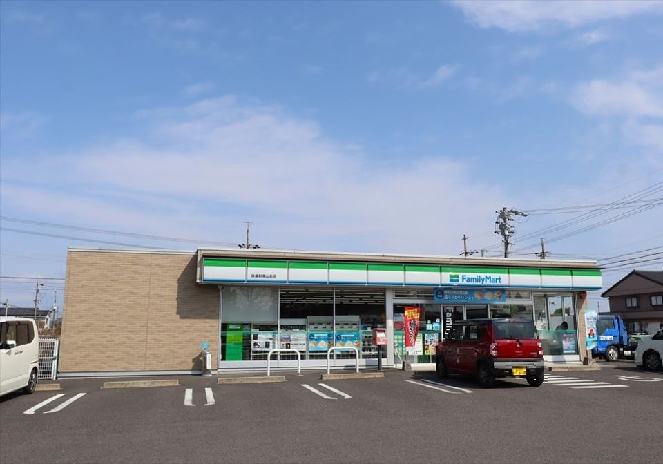 近くのファミリーマート 扶桑町南山名店まで687m（徒歩9分）