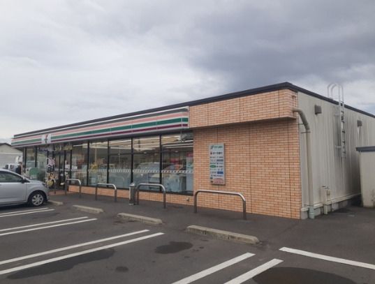 近くのセブンイレブン 高松鹿角町店まで1,395m(徒歩18分)