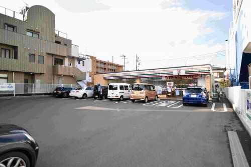近くのセブンイレブン 横須賀根岸町4丁目店まで288m(徒歩4分)