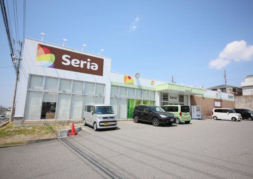 近くのセリア常滑店まで1,366m（徒歩18分）