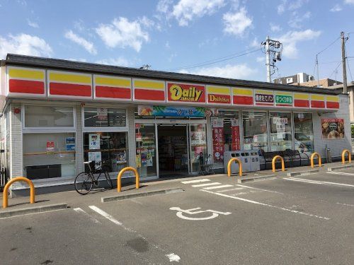 近くのデイリーヤマザキ 吉成1丁目店まで912m(徒歩12分)
