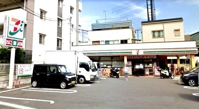 近くのセブンイレブンまで371m（徒歩5分）