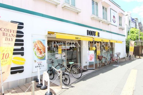 近くの飲食店まで2,526m（徒歩32分）