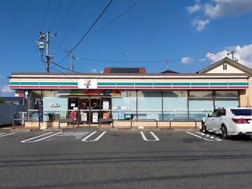 近くのセブンイレブン 江南前飛保町店まで495m(徒歩7分)