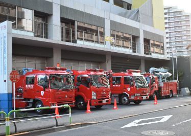 近くの荒川消防署汐入出張所まで355m(徒歩5分)