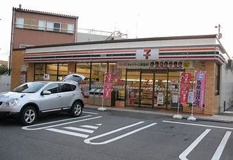 近くのセブンイレブン砺波表町まで449m（徒歩6分）