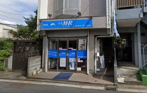 近くの美容室ラ・メールまで1,258m（徒歩16分）