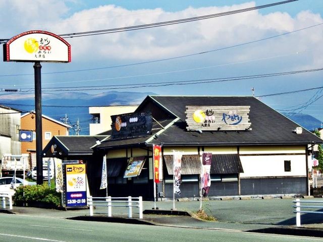 近くの博多一番どり大津店まで216m（徒歩3分）
