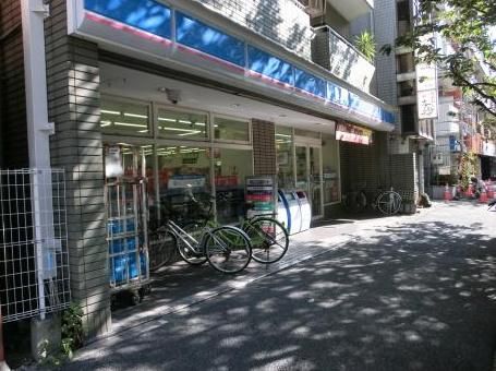 近くのローソン 南大井六丁目店まで436m(徒歩6分)