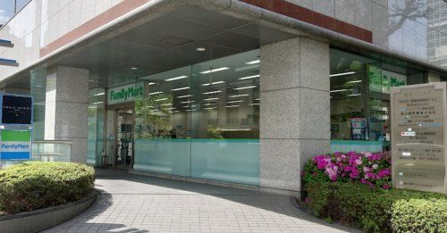 近くのファミリーマート 堂島浜店まで566m(徒歩8分)