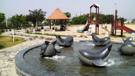 近くの日下公園まで811m(徒歩11分)