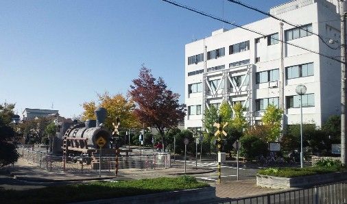 近くの門真警察署まで291m（徒歩4分）