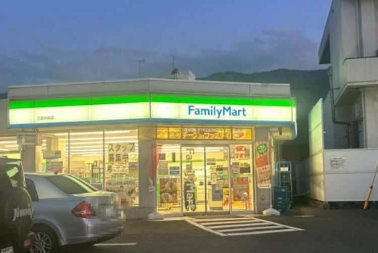 近くのファミリーマート 三島中央店まで1,042m(徒歩14分)