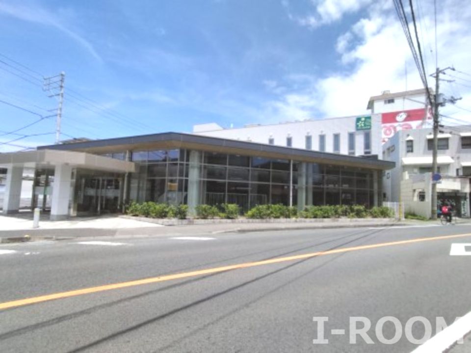 近くの伊予銀行余戸支店まで1,013m（徒歩13分）